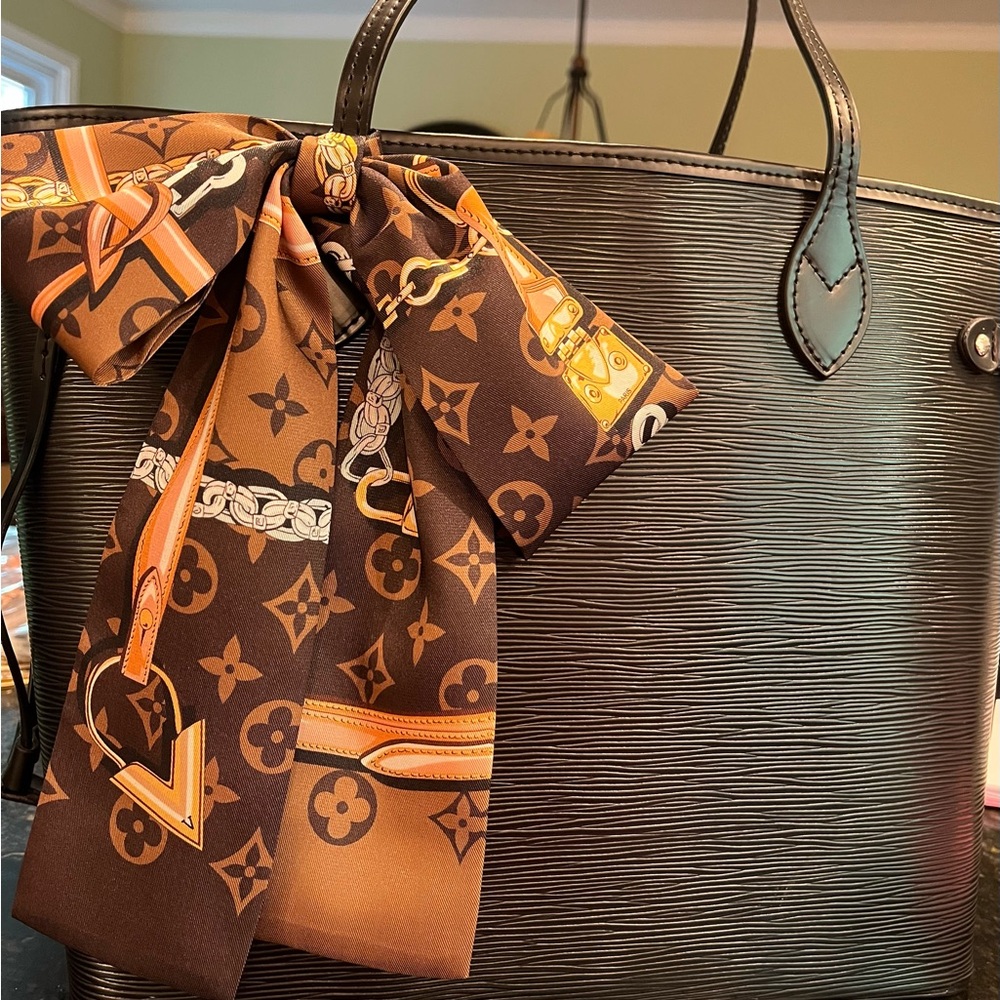 Luxury clover flower brown gold Pattern Scarf LONG 44” W3” easy tie on bag - Picture 4 of 4